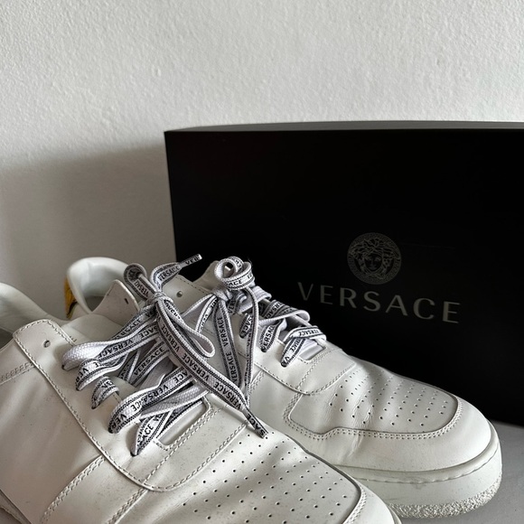 Men's Authentic Versace White w/Logo - Picture 7 of 9